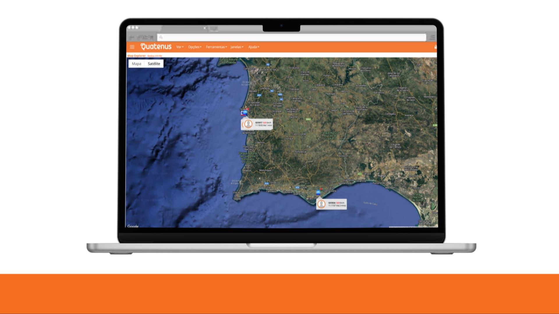 Portátil com mapa geográfico na plataforma Quatenus para localização e monitorização de activos em tempo real