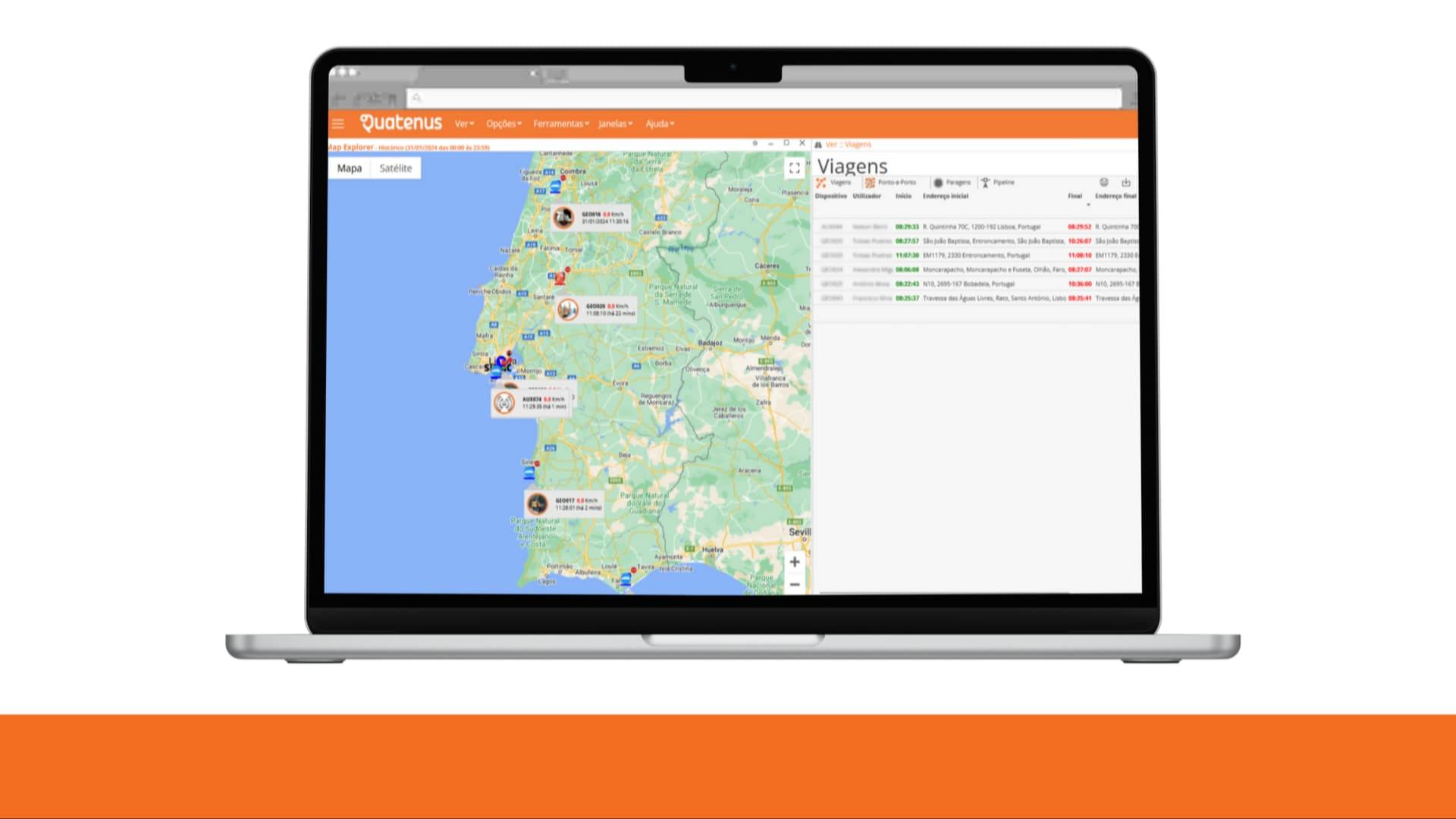 Laptop displaying a map and status list in the Quatenus platform for fleet monitoring and operational control